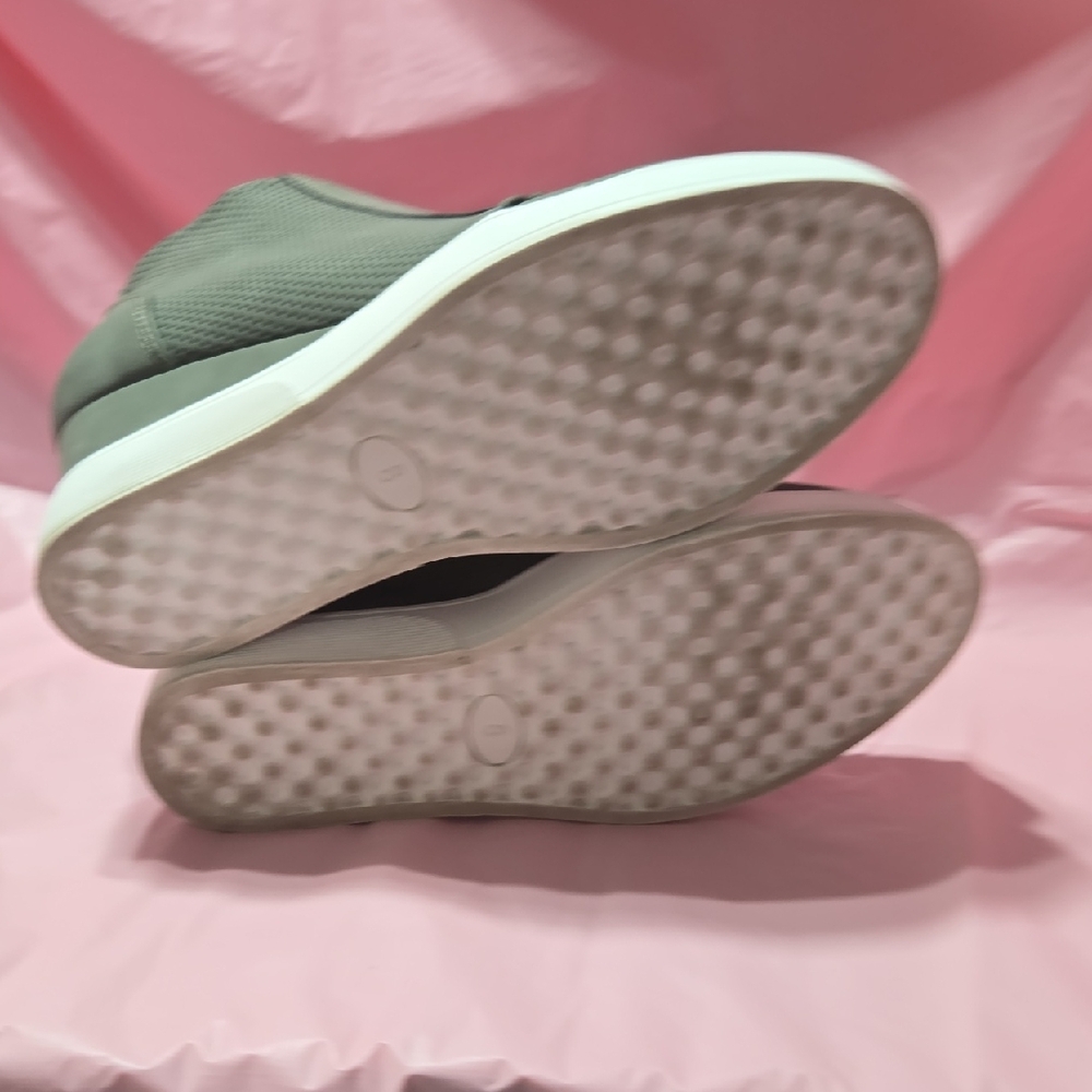 Journee Clara Women's Wedge Sneakers - Picture 8 of 10